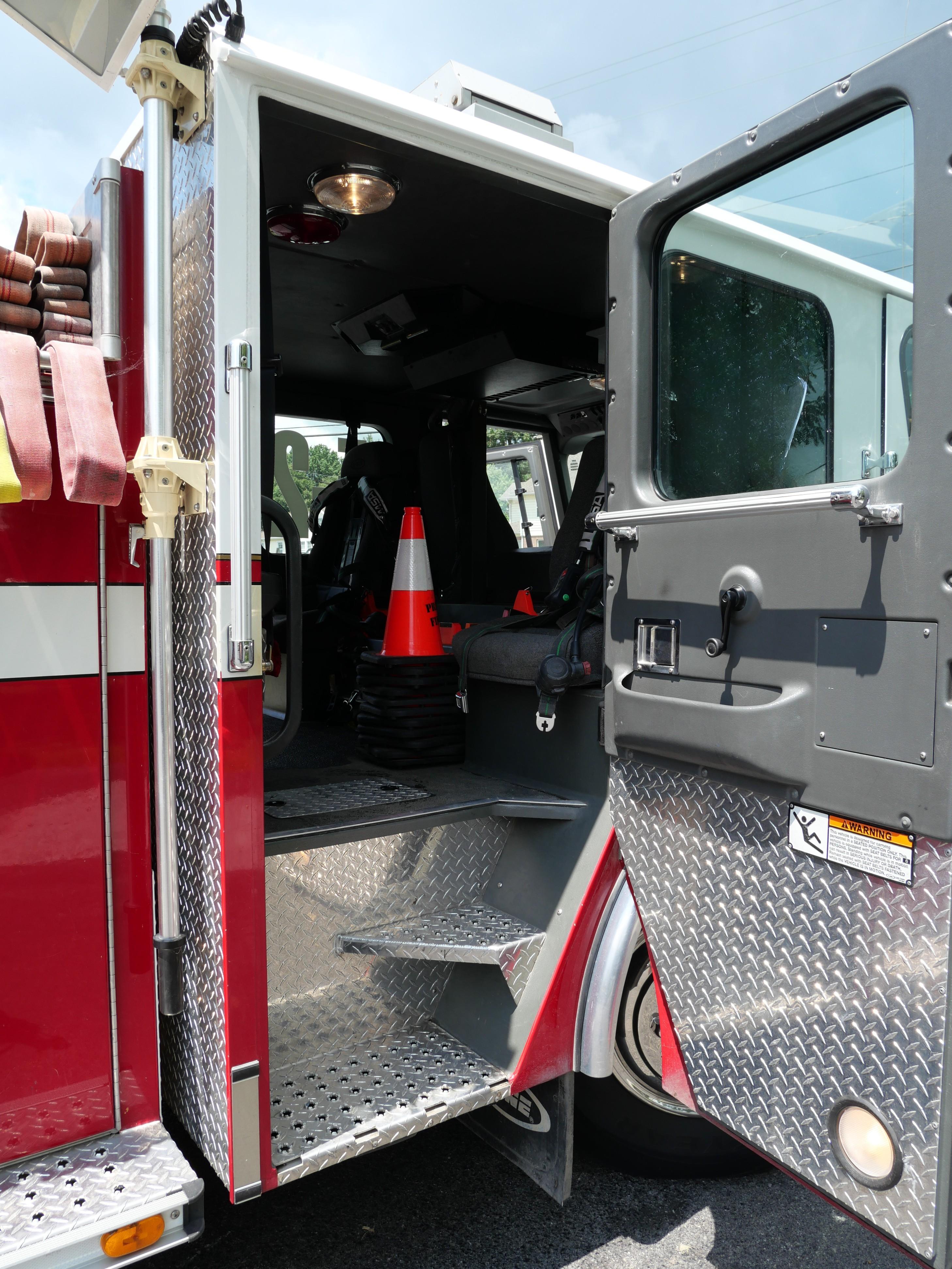 1997 E-One Cyclone II Pumper - image 60