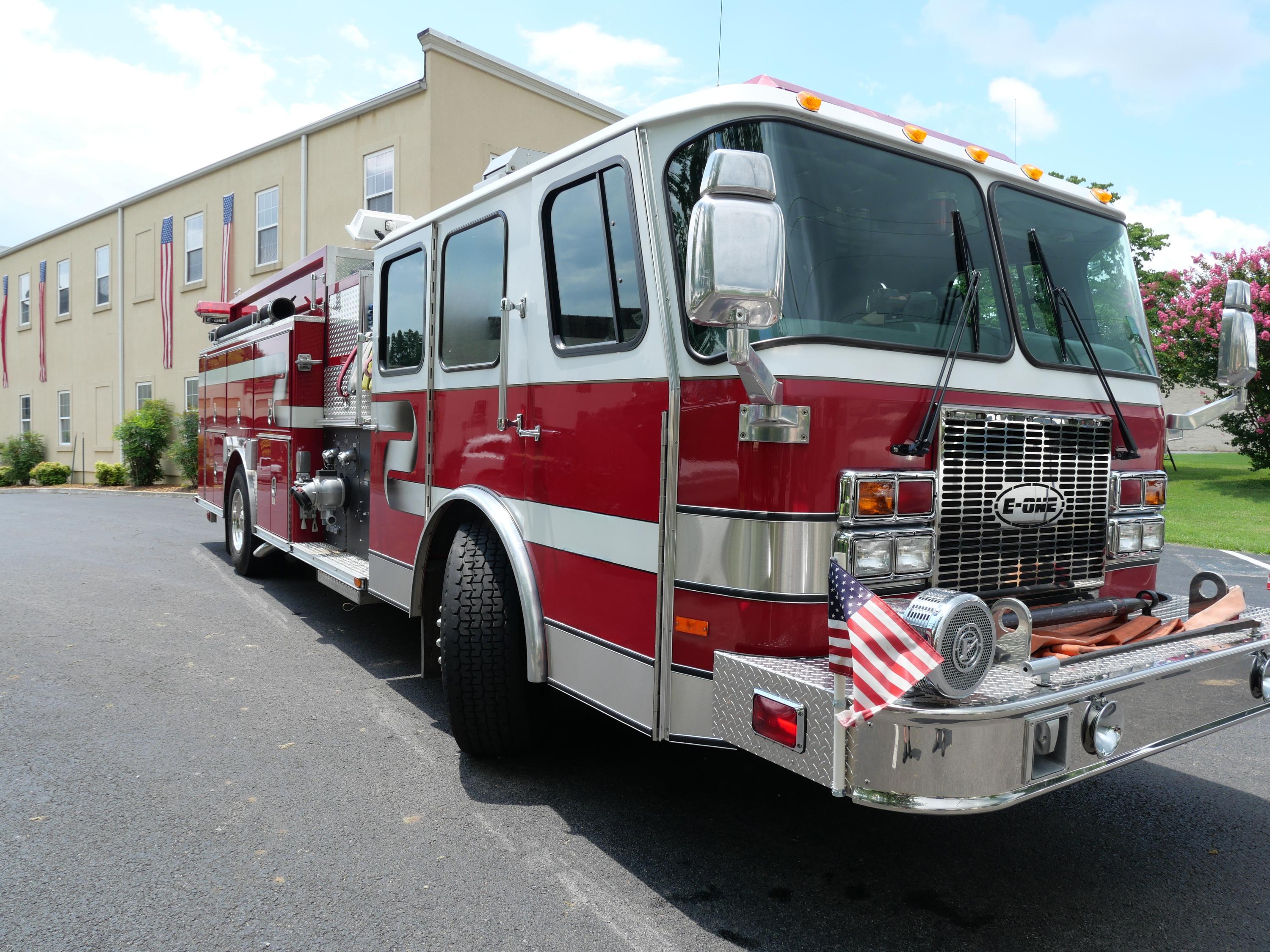 1997 E-One Cyclone II Pumper - image 9