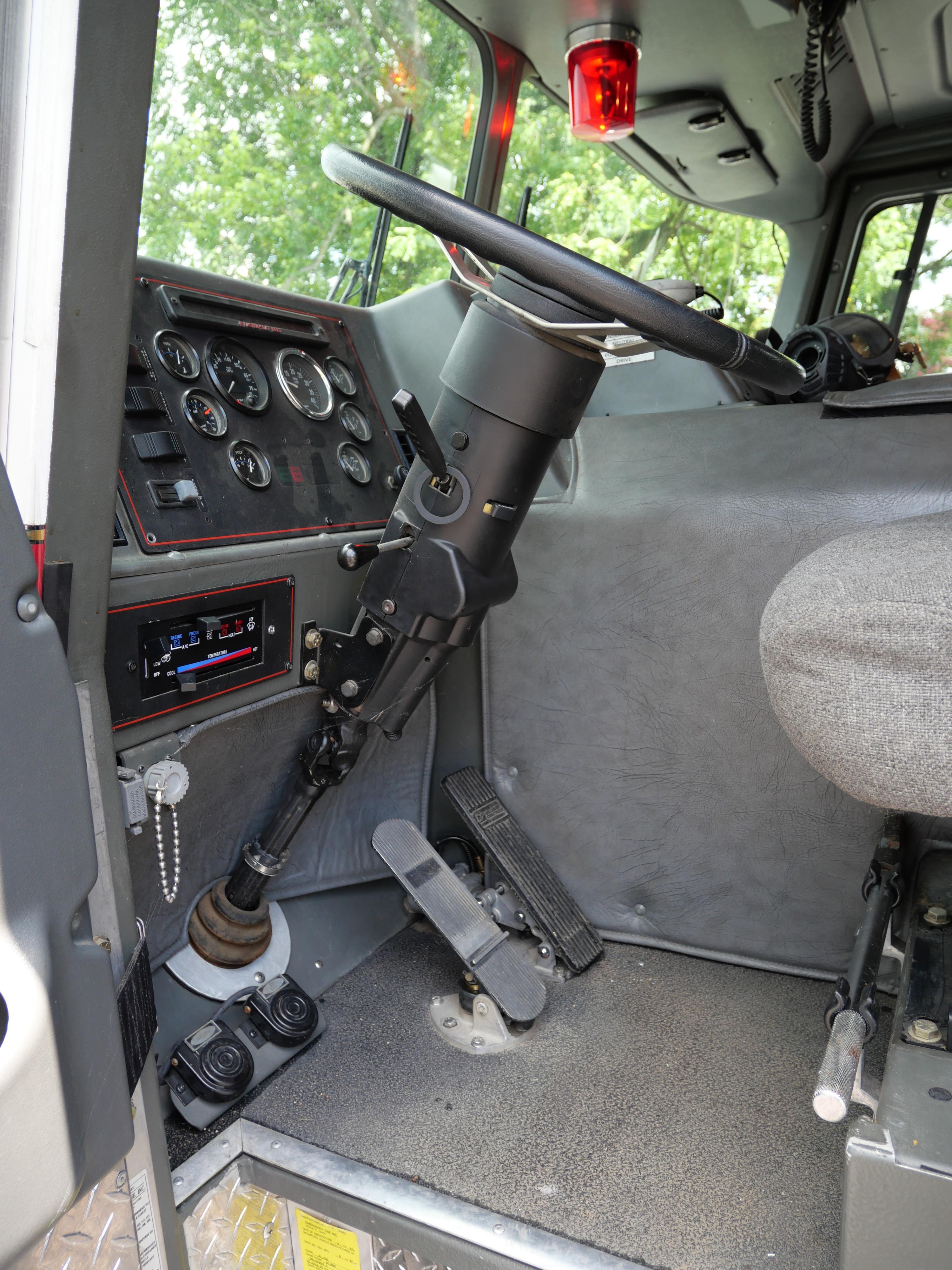 1997 E-One Cyclone II Pumper - image 43
