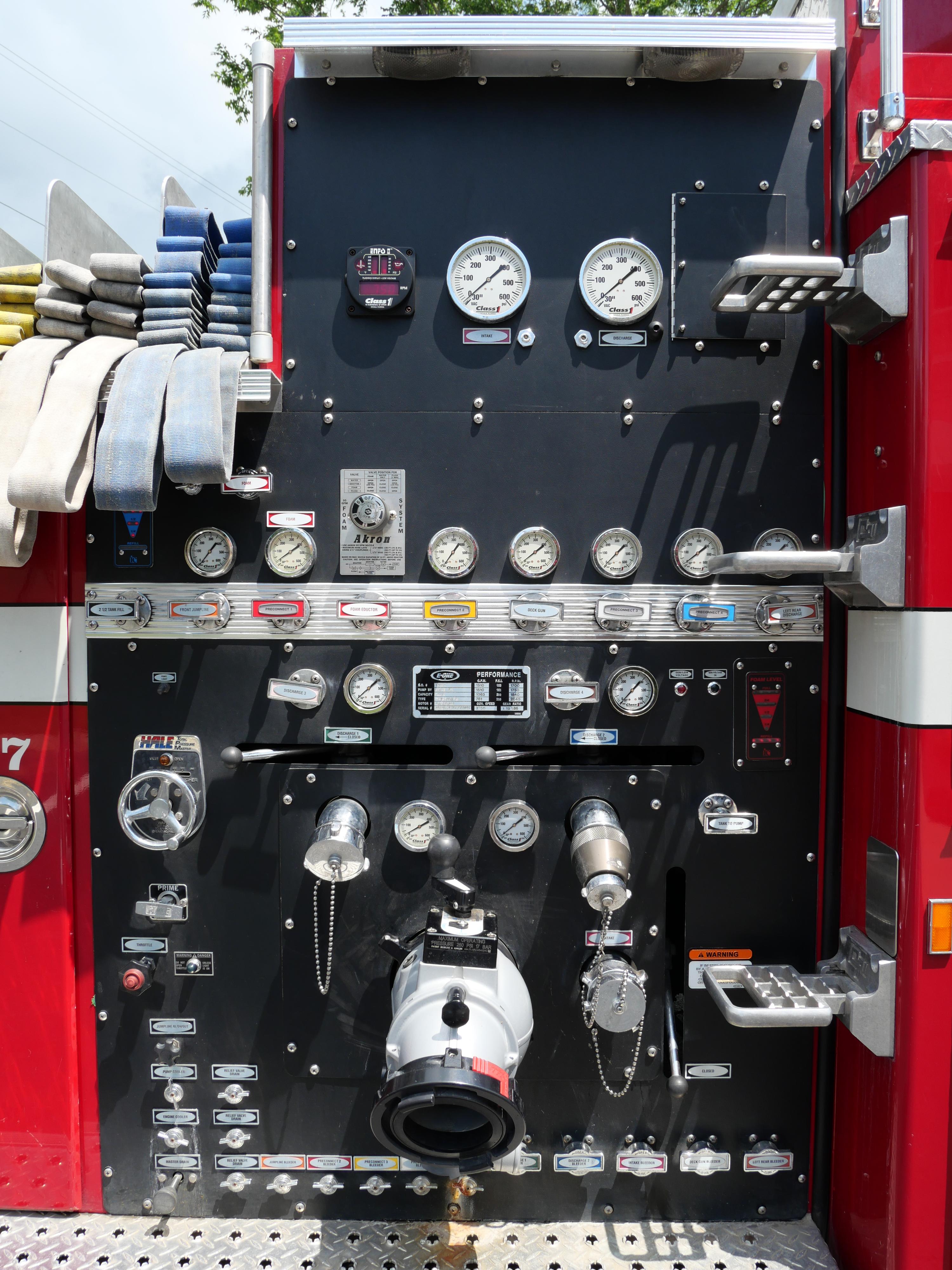 1997 E-One Cyclone II Pumper - image 68