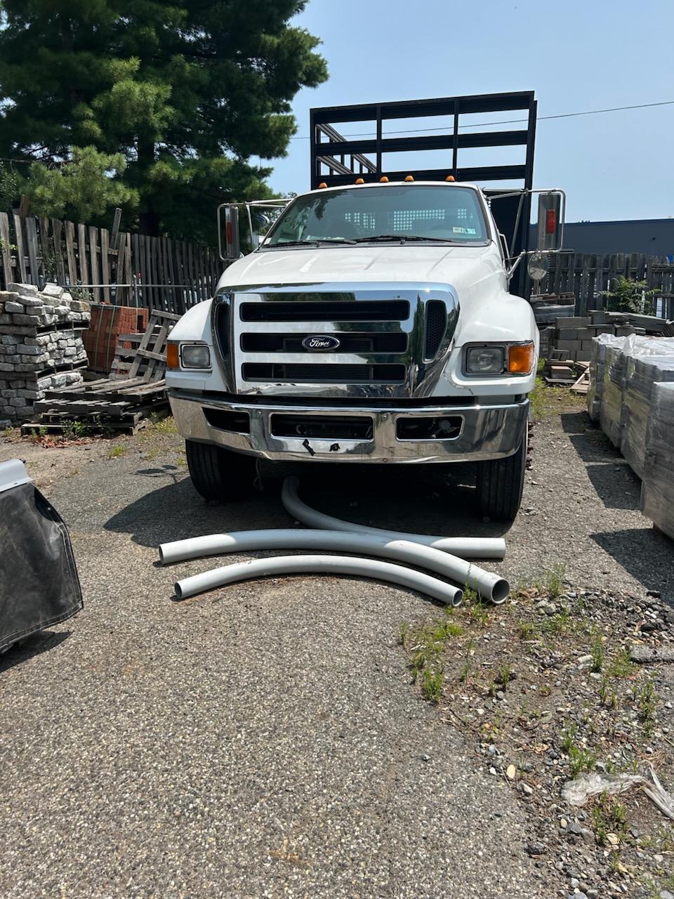 2015 Ford F650 Cab and Chassis - image 2