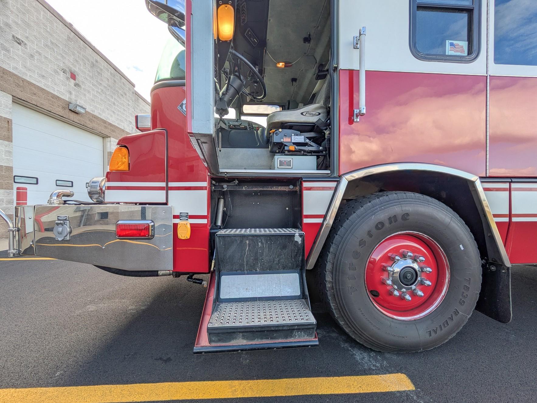 2001 Pierce Quantum Pumper - image 30