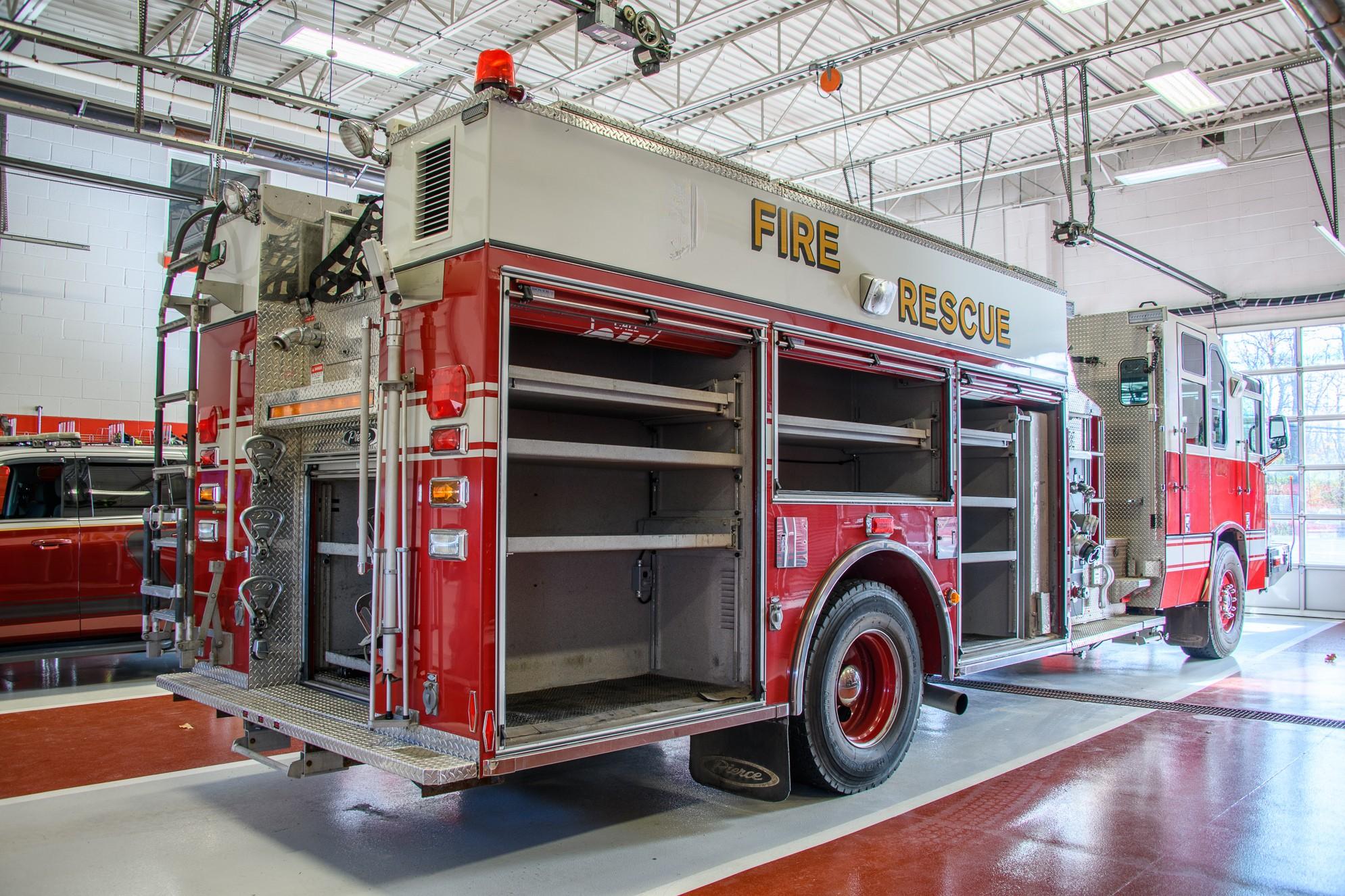 2001 Pierce Quantum Pumper - image 17