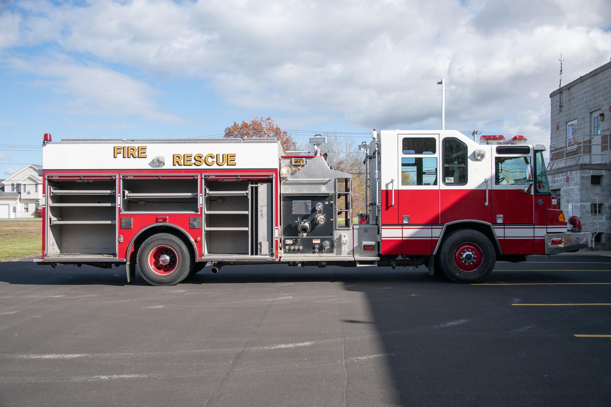 2001 Pierce Quantum Pumper - image 6