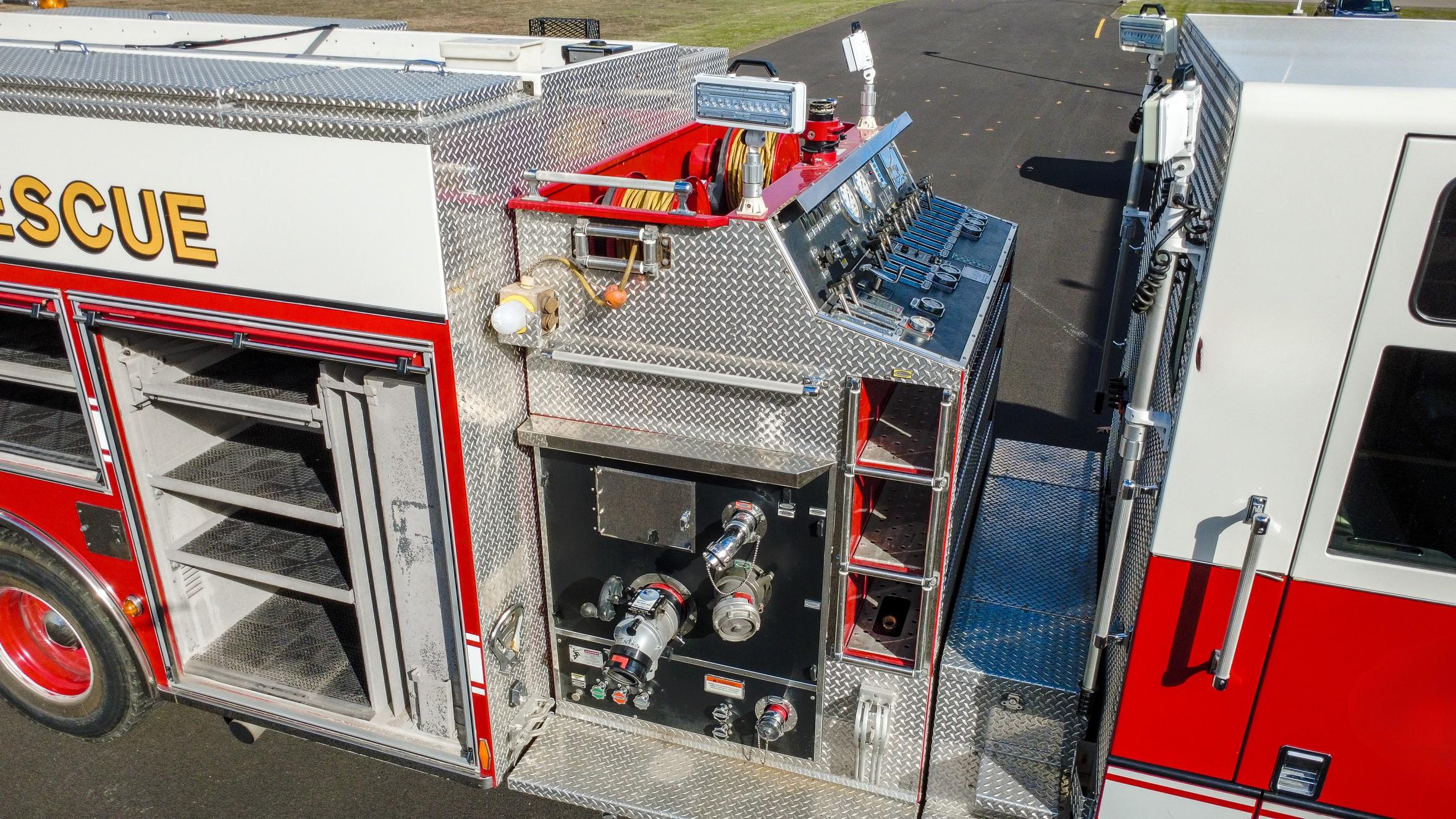 2001 Pierce Quantum Pumper - image 24