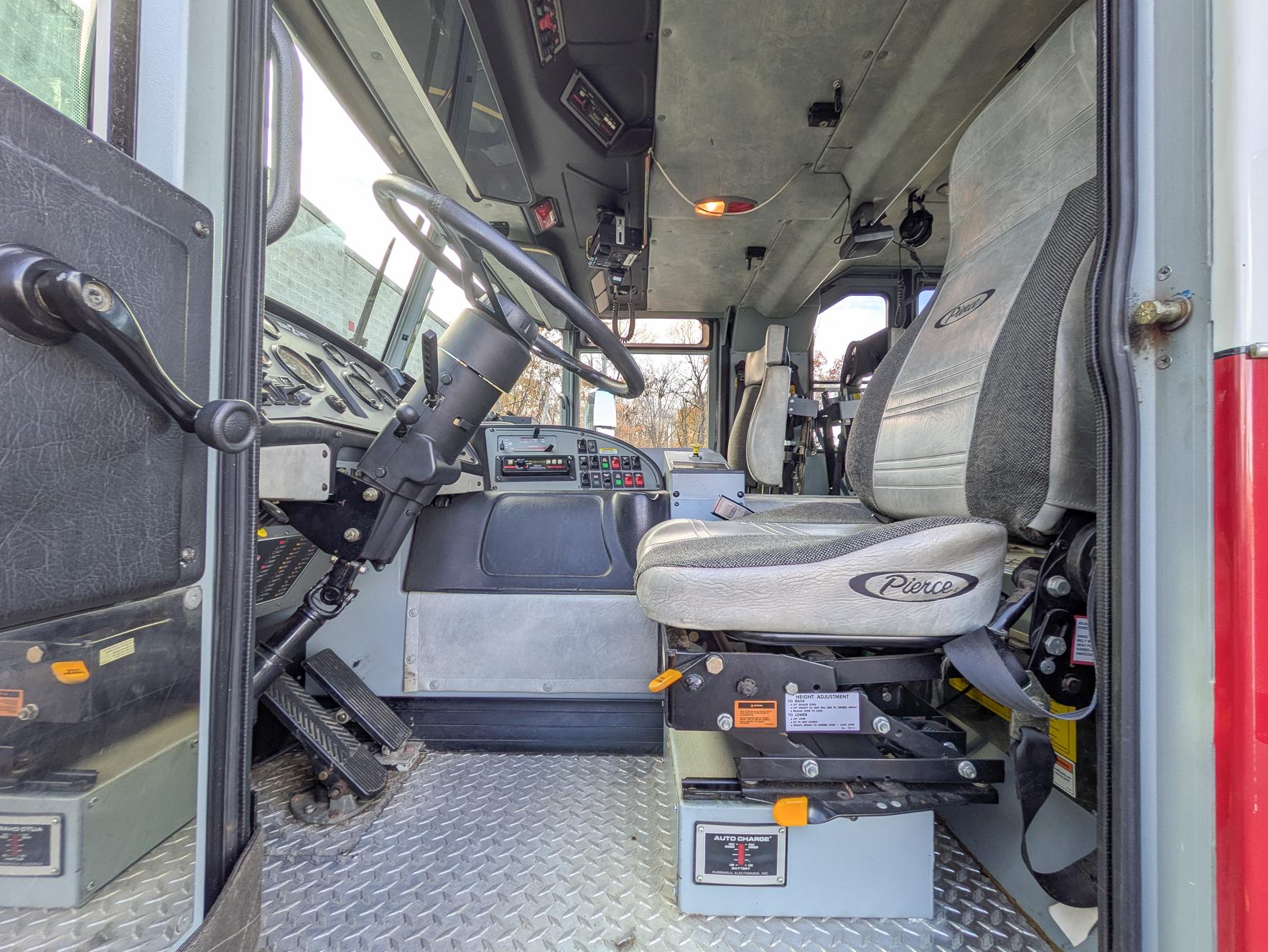 2001 Pierce Quantum Pumper - image 52