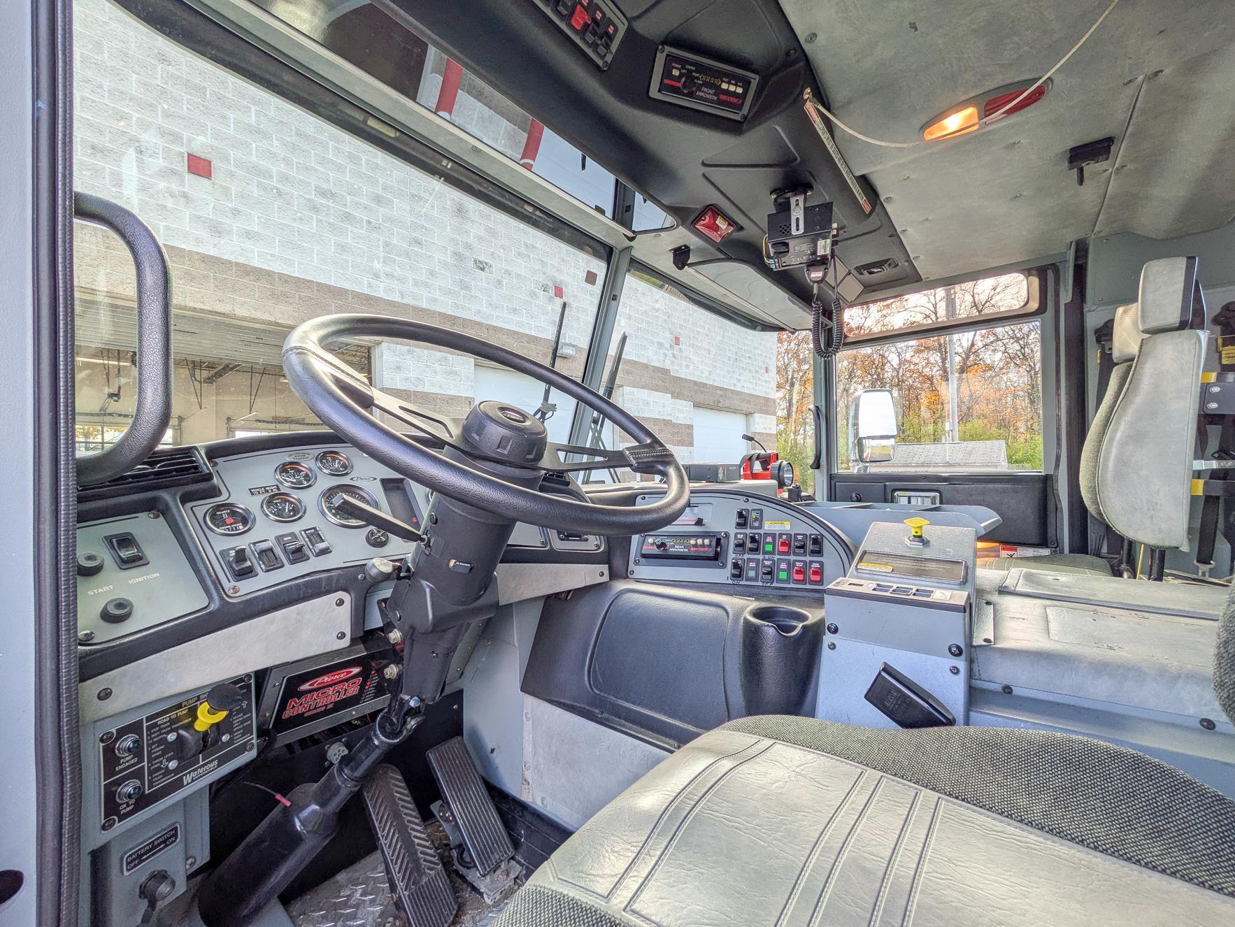 2001 Pierce Quantum Pumper - image 54