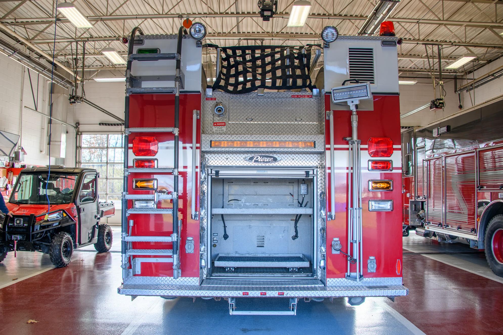 2001 Pierce Quantum Pumper - image 19