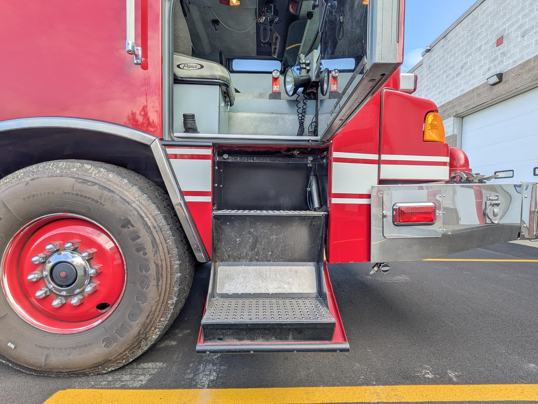 2001 Pierce Quantum Pumper - image 47