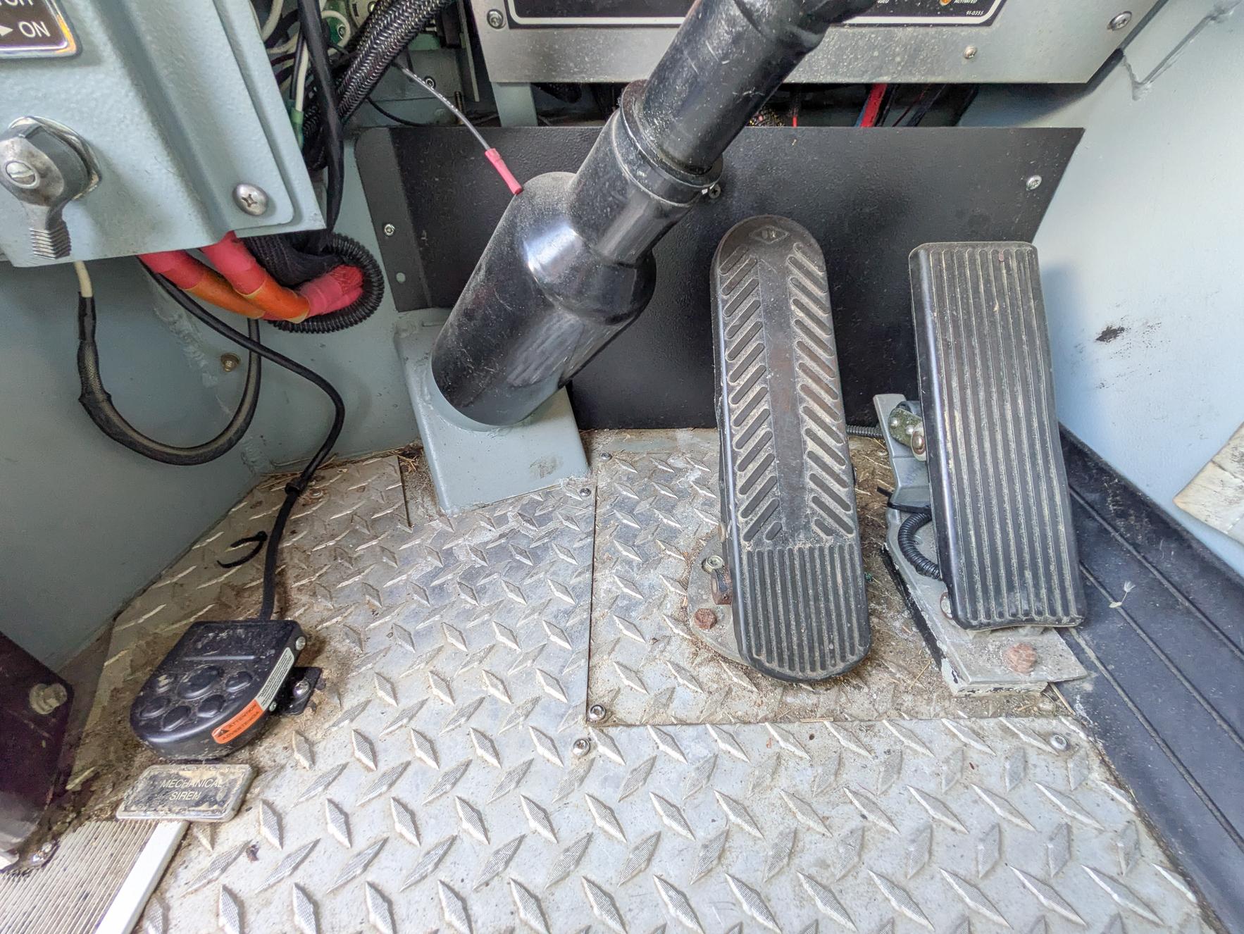2001 Pierce Quantum Pumper - image 59