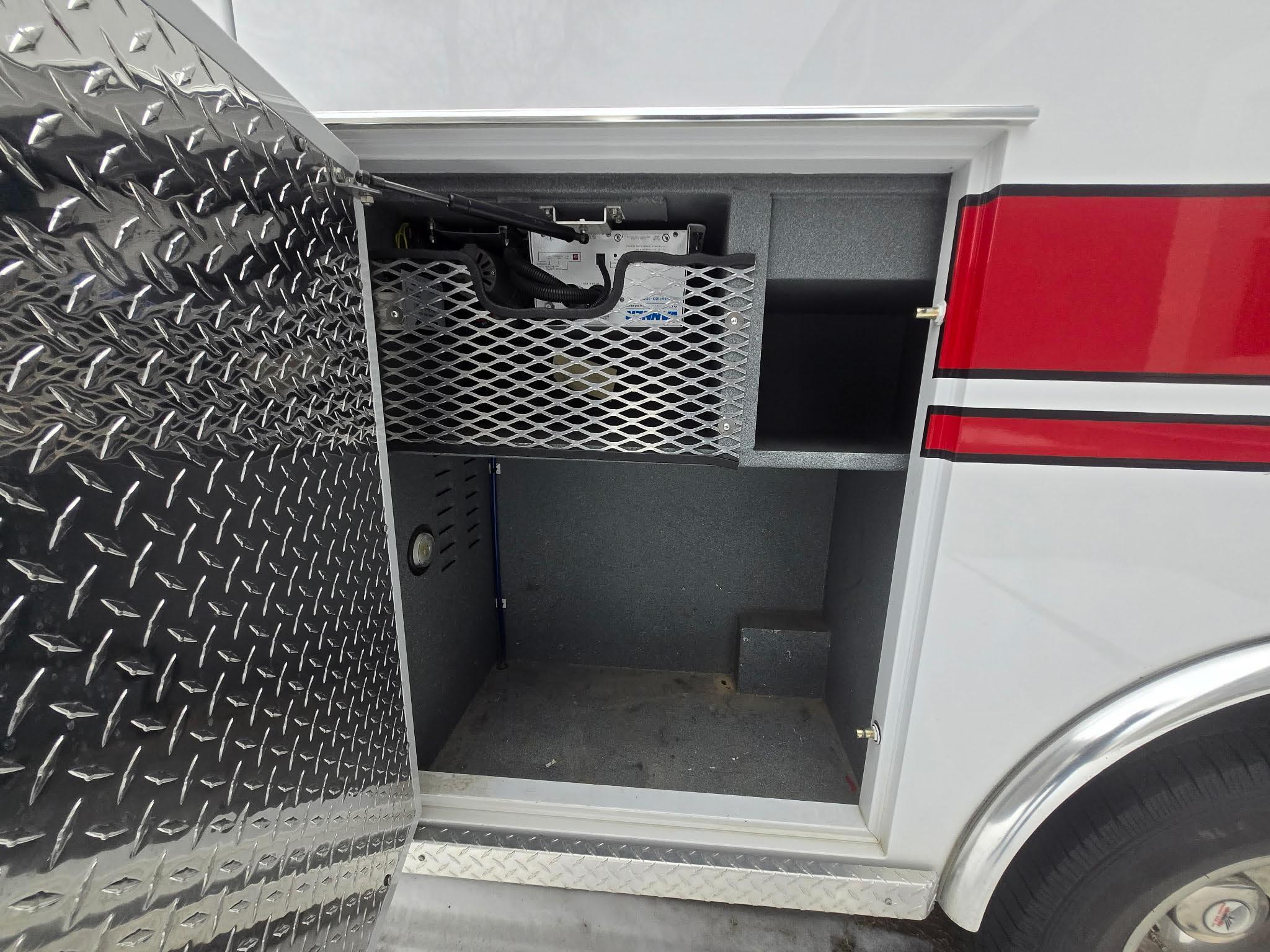 2008 Ford F-350 Wheeled Coach Ambulance (4X4) Type I - image 8