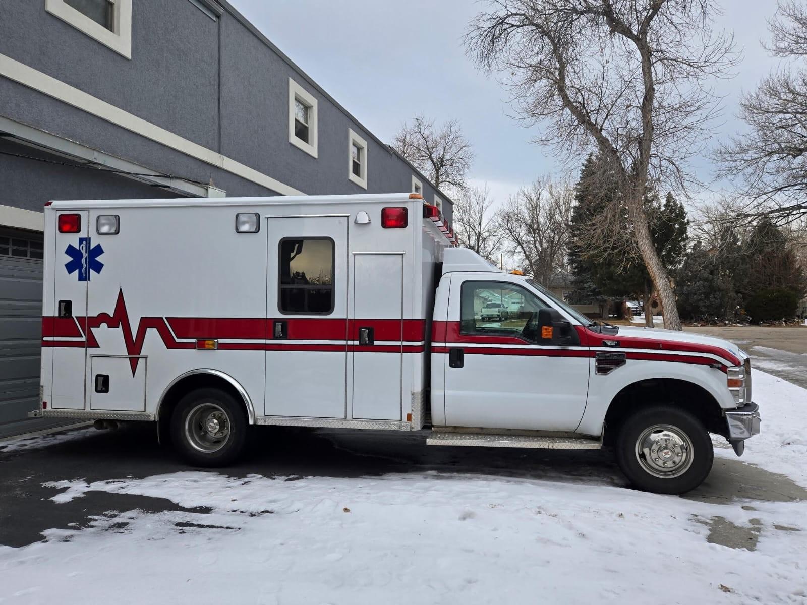 2008 Ford F-350 Wheeled Coach Ambulance (4X4) Type I - image 3