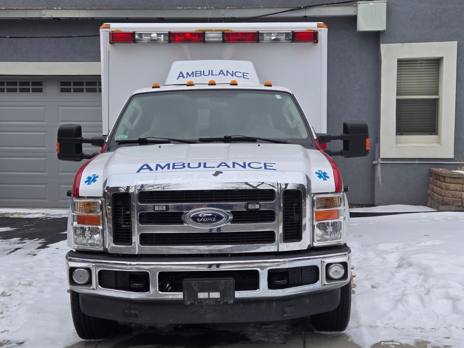 2008 Ford F-350 Wheeled Coach Ambulance (4X4) Type I - image 2
