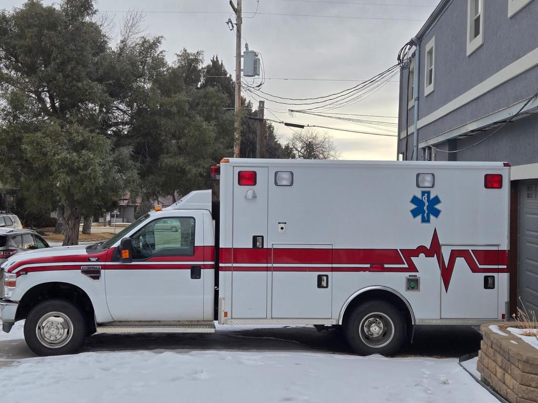 4X4 2008 Ford F-350 Wheeled Coach Ambulance