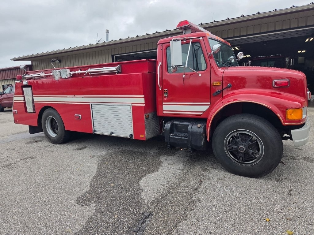 1991 International Tanker - image 3