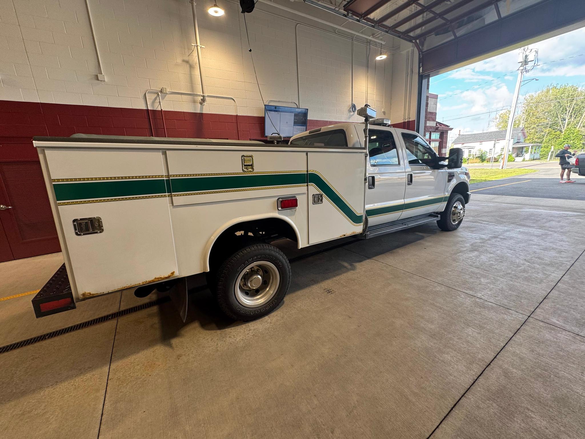 2008 Ford F350 4x4 Squad - image 4
