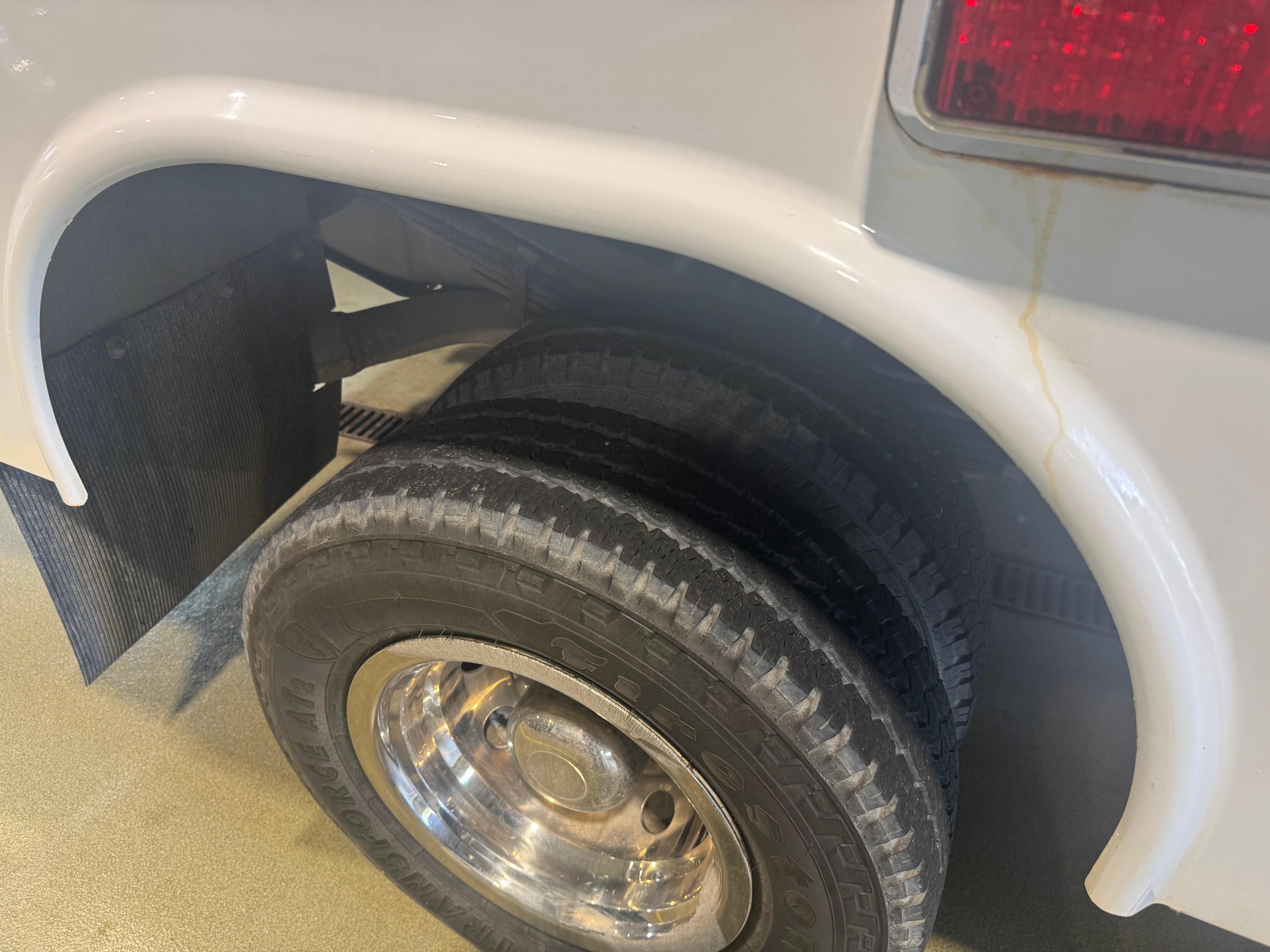 2010 Ford F350 4x4 Squad - image 17