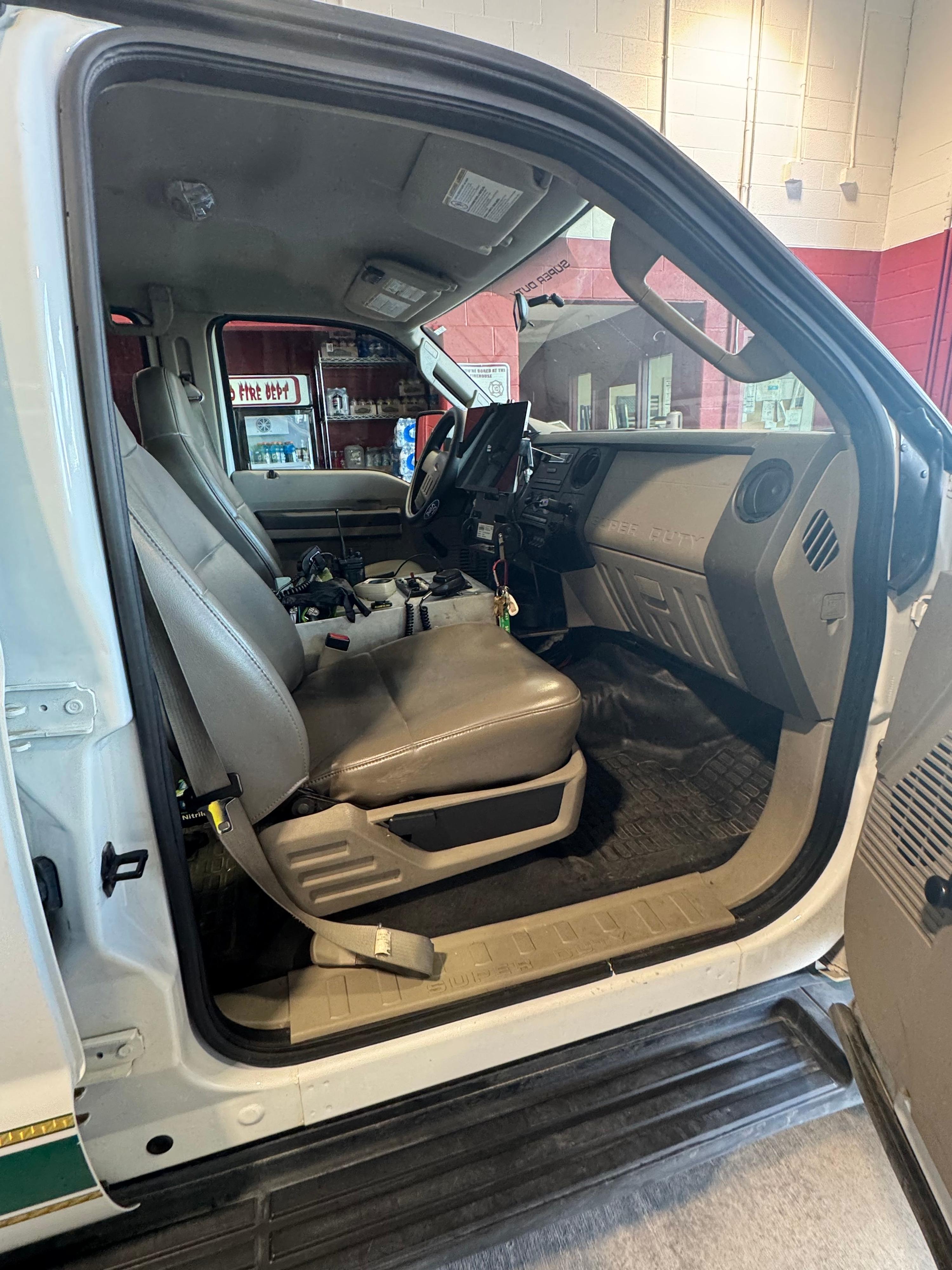 2008 Ford F350 4x4 Squad - image 9