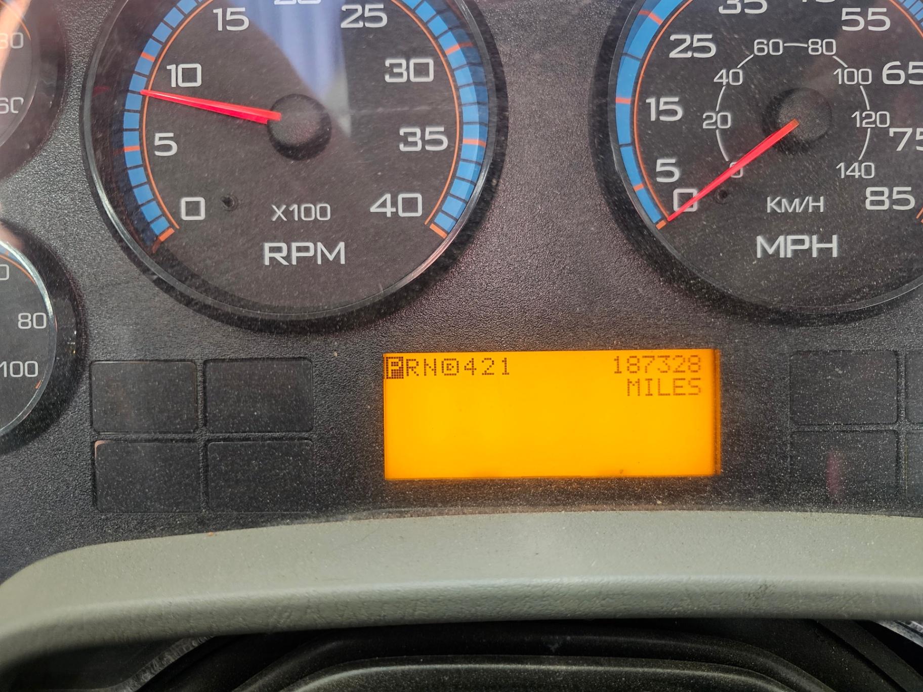2015 International 4300 Tanker - image 9