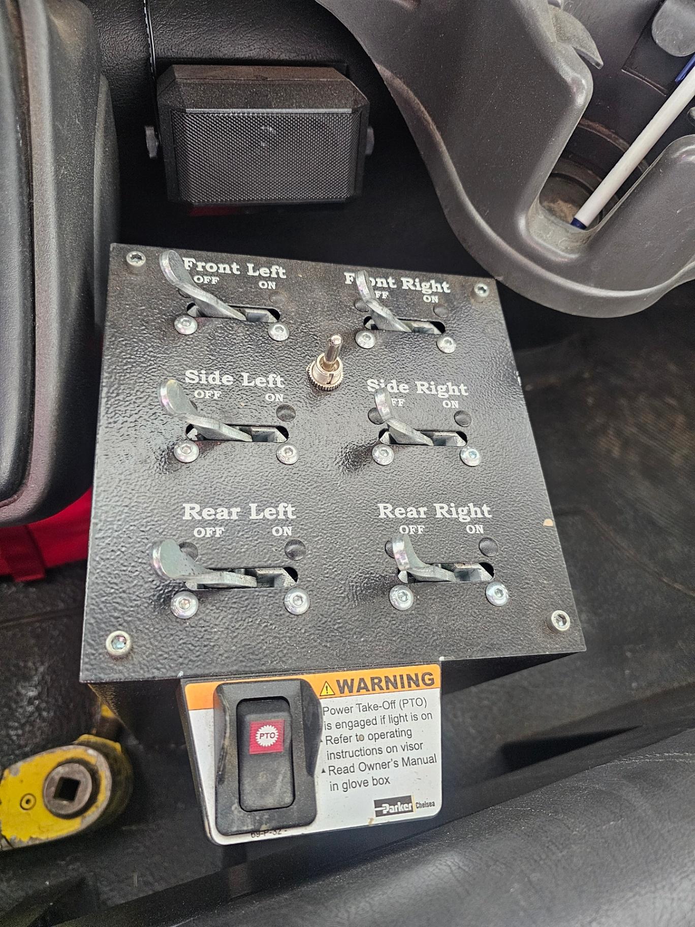 2015 International 4300 Tanker - image 10