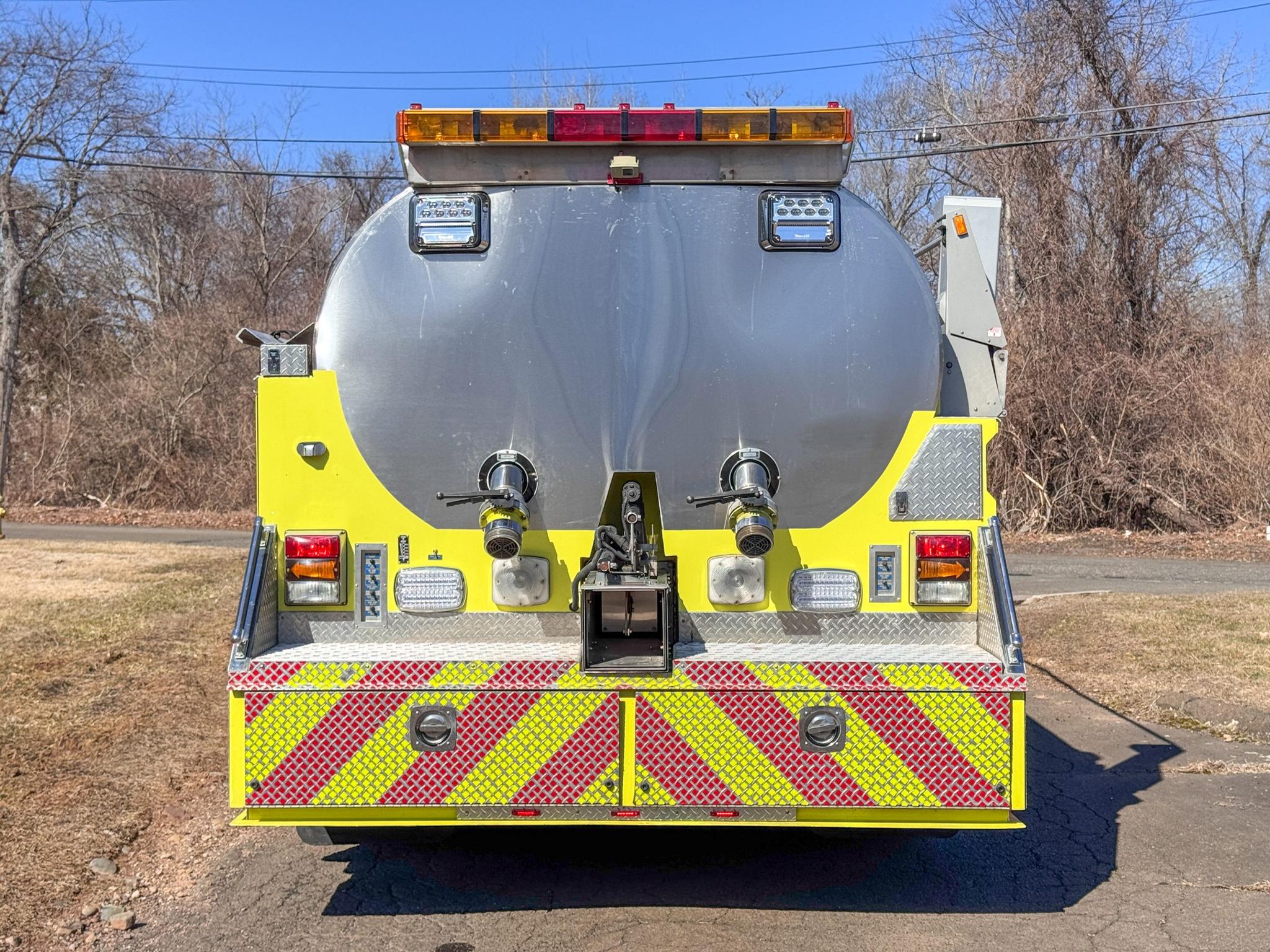 2000 Kenworth 3500 Gallon Tanker  - image 3