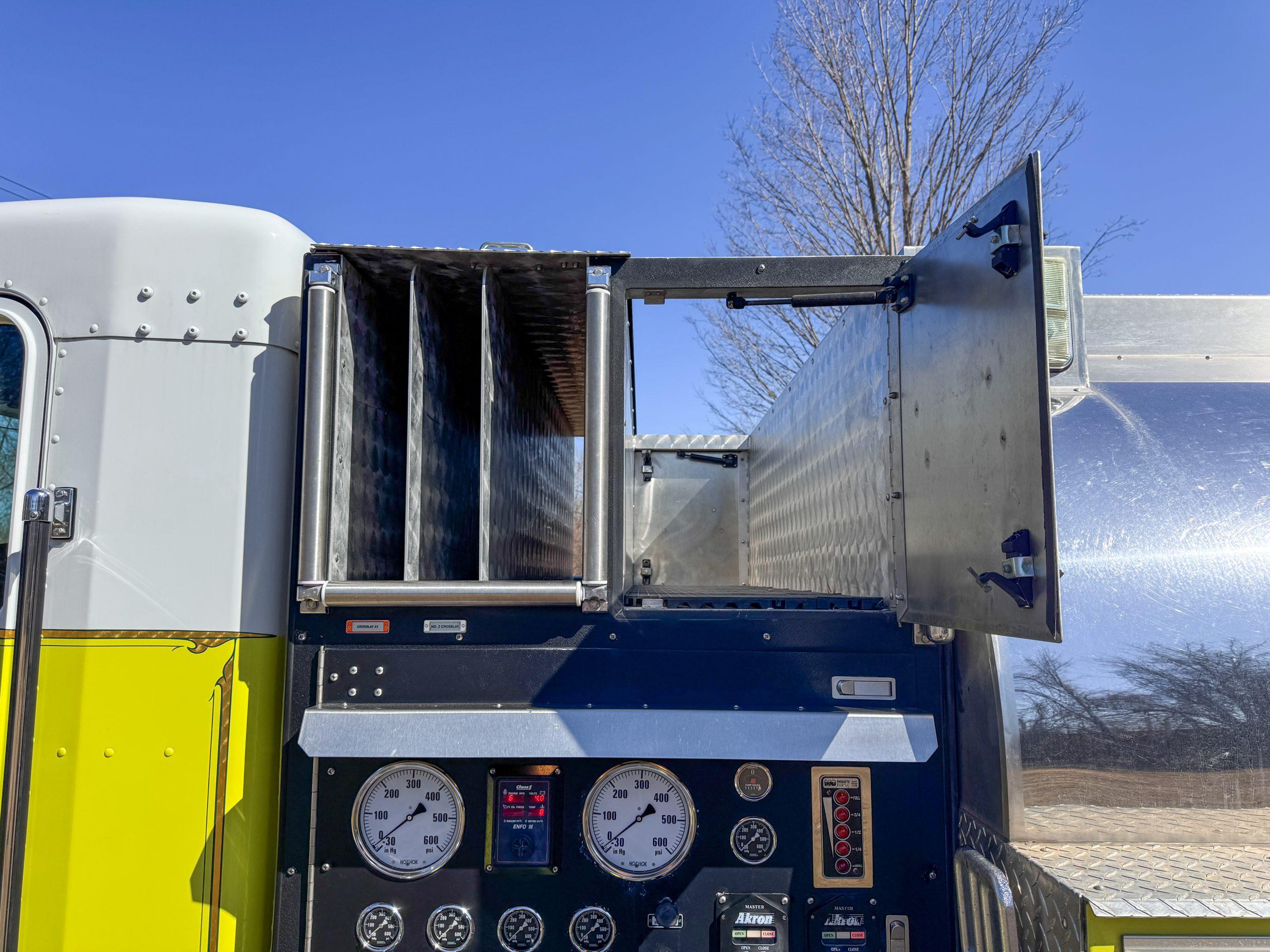 2000 Kenworth 3500 Gallon Tanker  - image 9