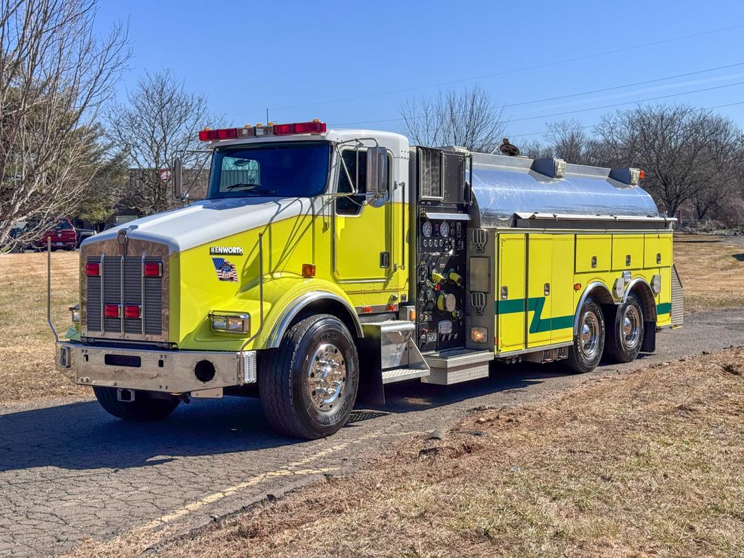 2000 Kenworth 3500 Gallon Tanker 
