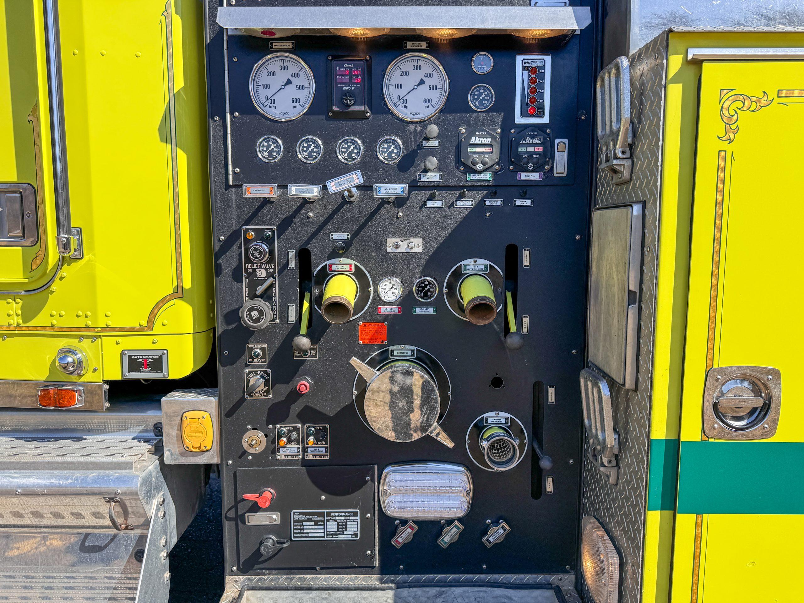 2000 Kenworth 3500 Gallon Tanker  - image 8