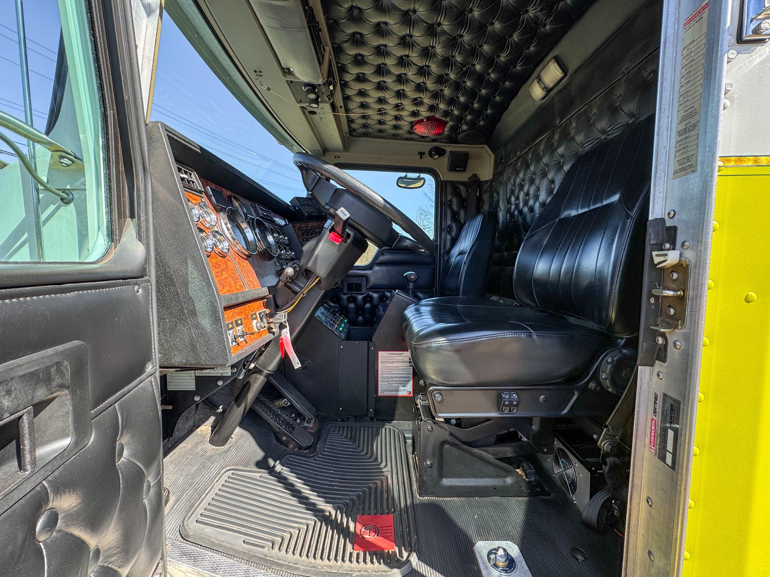 2000 Kenworth 3500 Gallon Tanker  - image 16