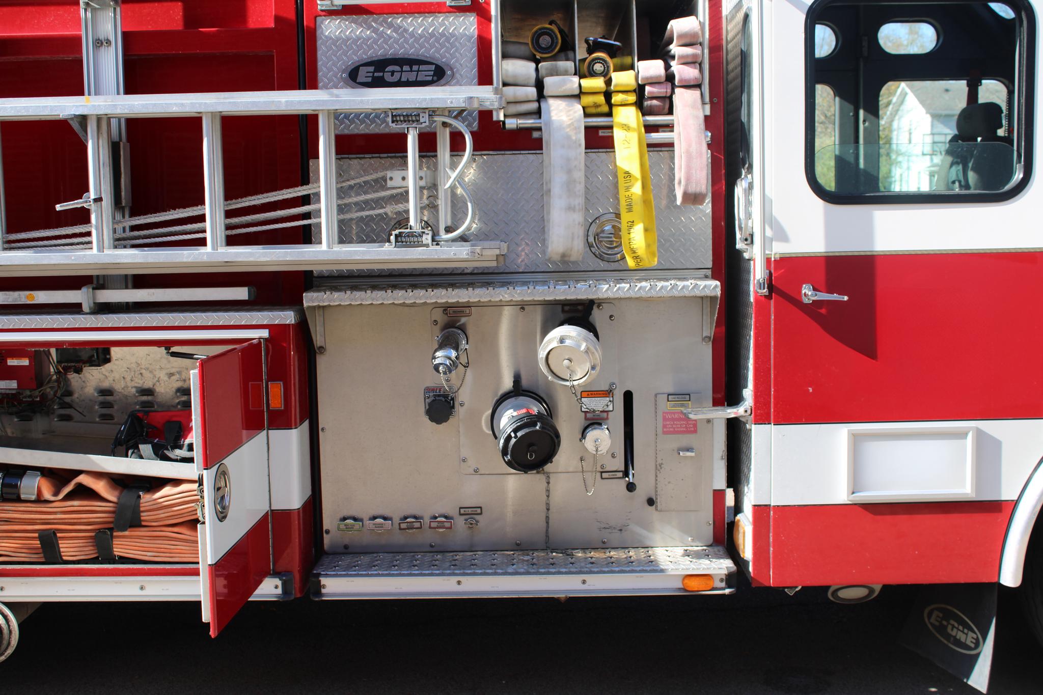 2004 E-One Cyclone Engine - image 5