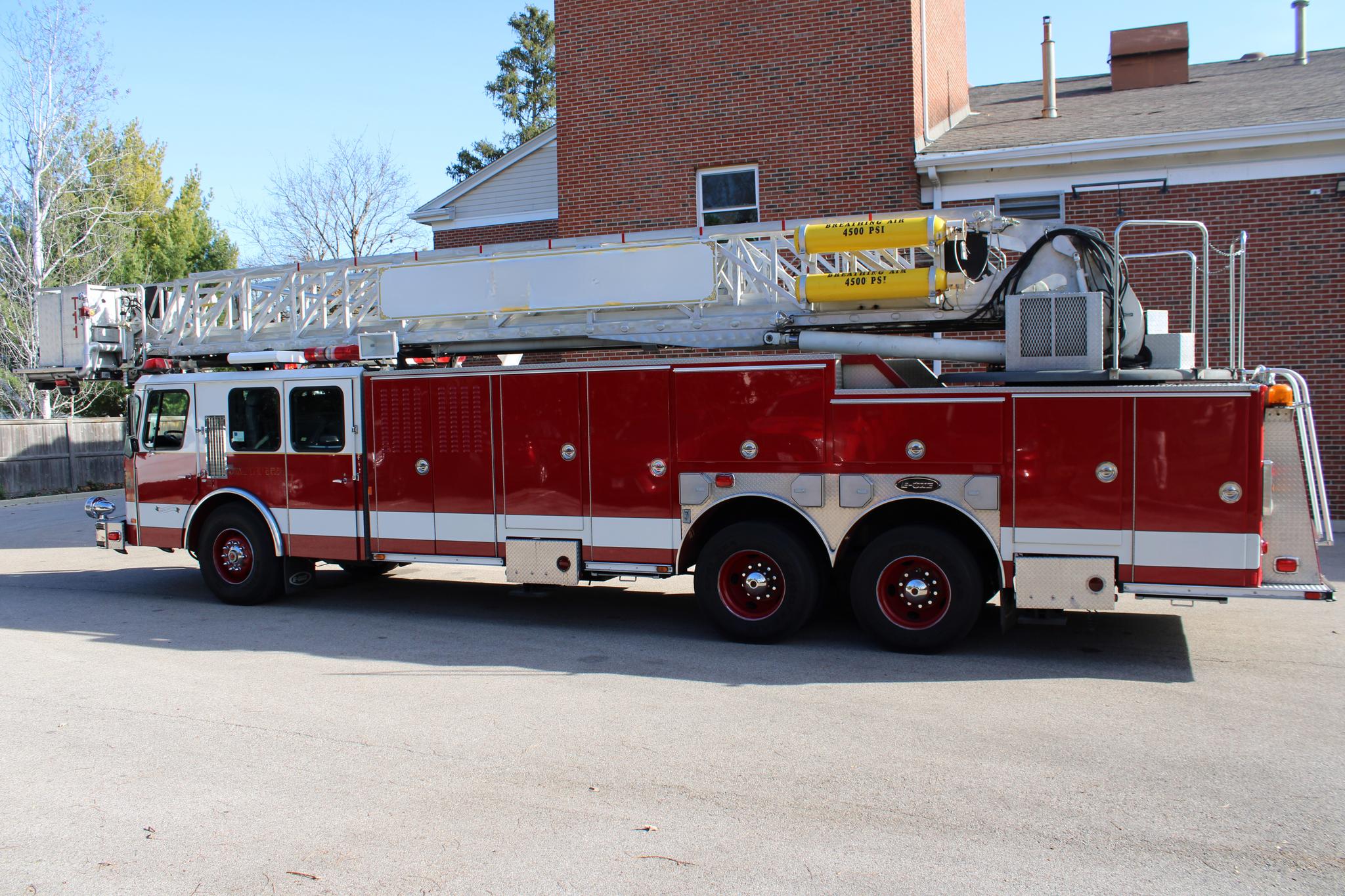 1997 E-One Hurricane 95 Ft Tower  - image 5