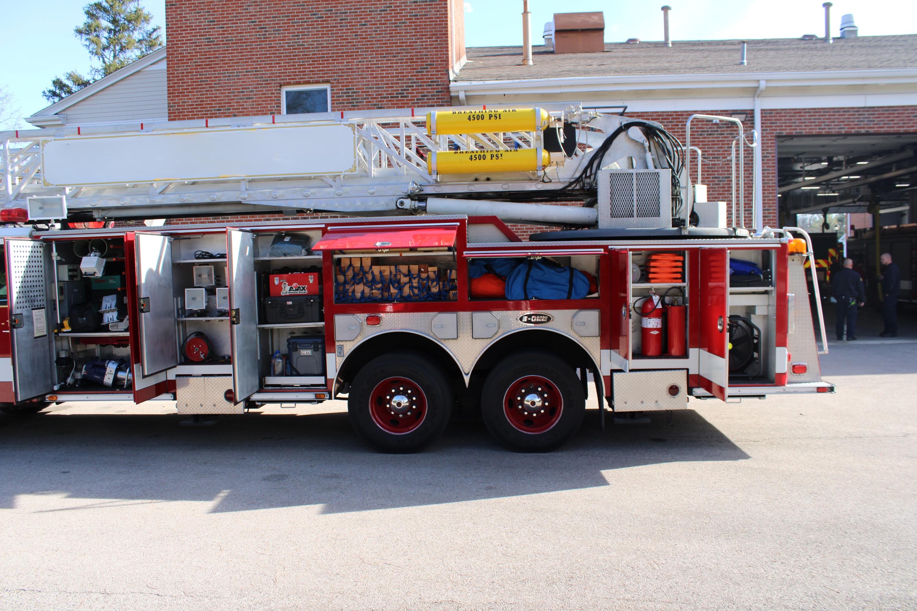 1997 E-One Hurricane 95 Ft Tower  - image 12