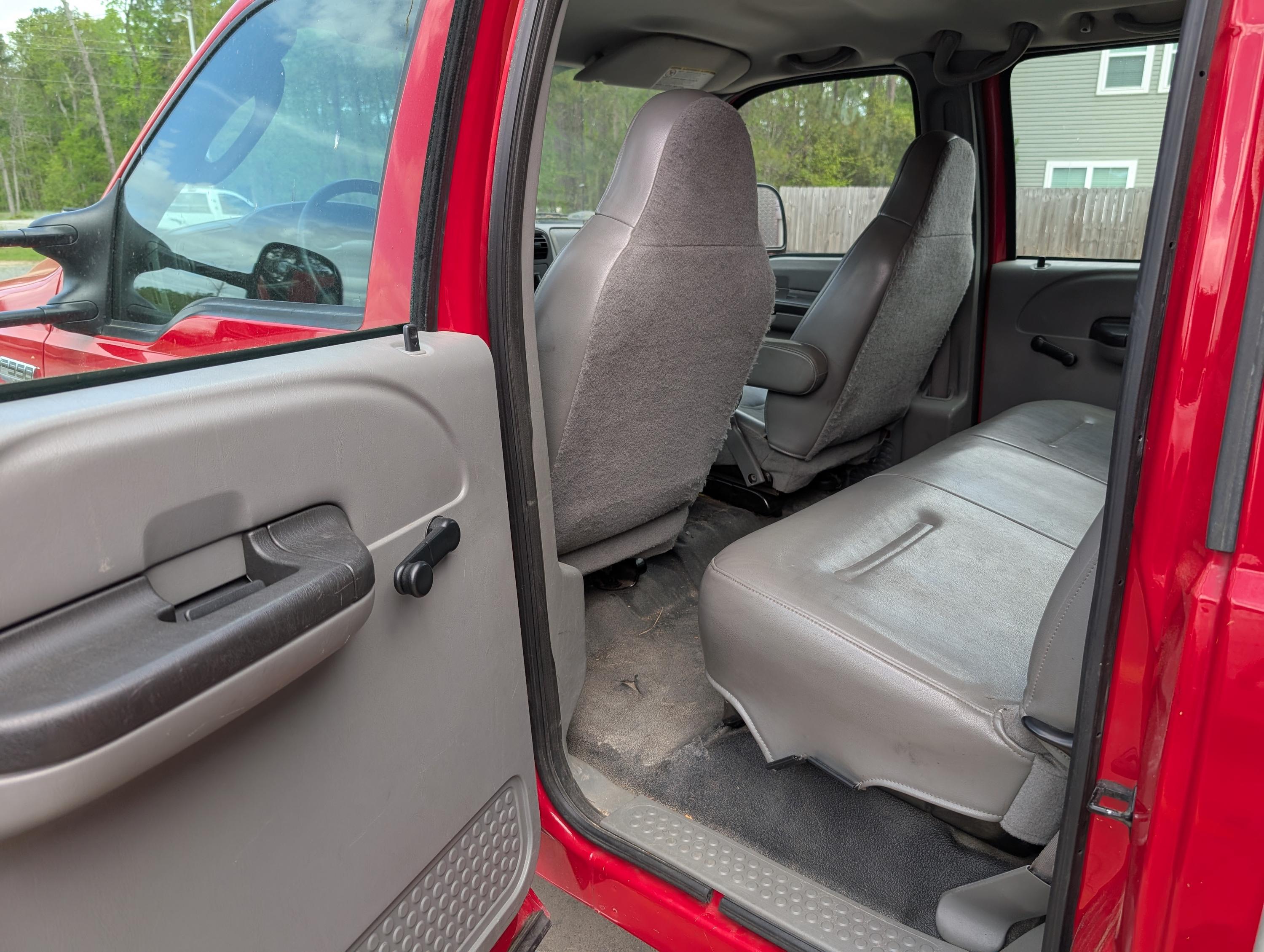 2005 Ford F550 rescue/brush unit - image 11