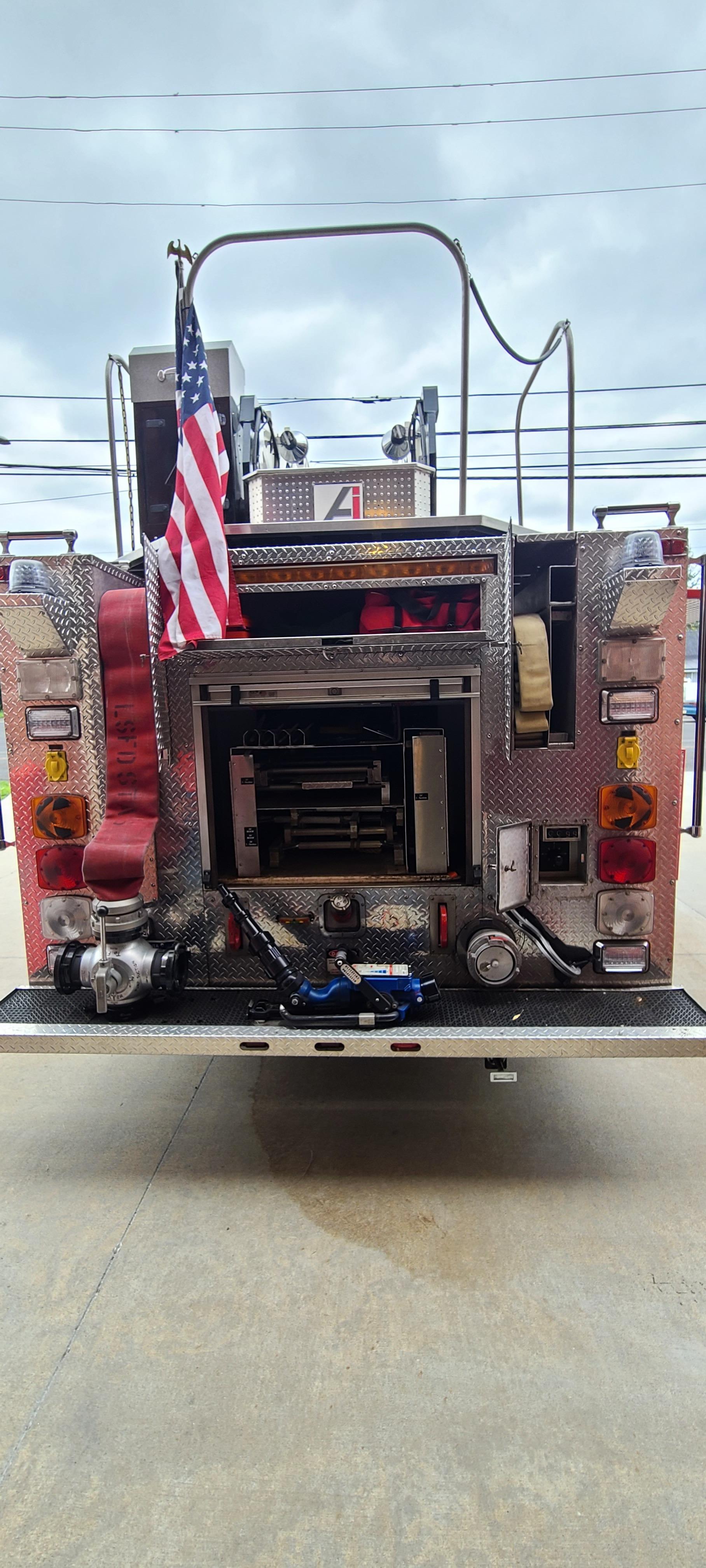 1997 HME 75' Quint - image 4