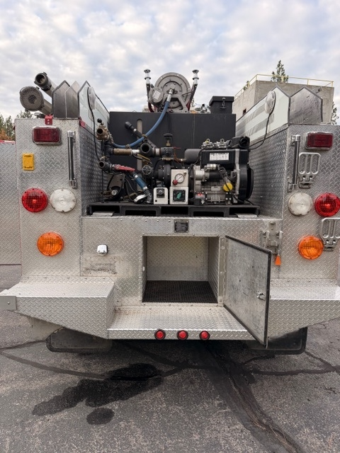 1996 Freightliner FL70 Attack 4x4 Wildland Unit - image 7
