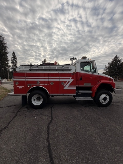 1996 Freightliner FL70 Attack 4x4 Wildland Unit - image 3