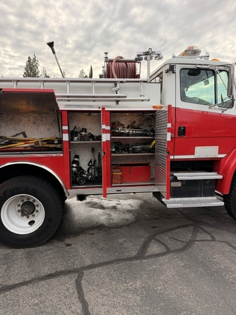 1996 Freightliner FL70 Attack 4x4 Wildland Unit - image 4