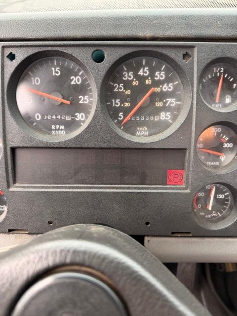 1996 Freightliner FL70 Attack 4x4 Wildland Unit - image 10