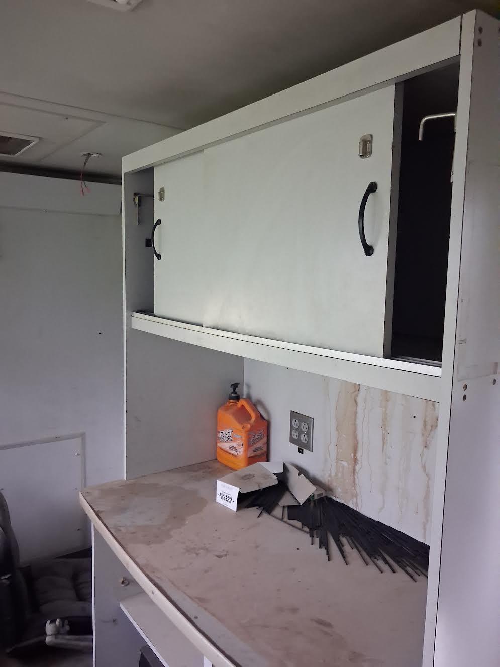 2001 Peterbilt 330 Data Van - image 9