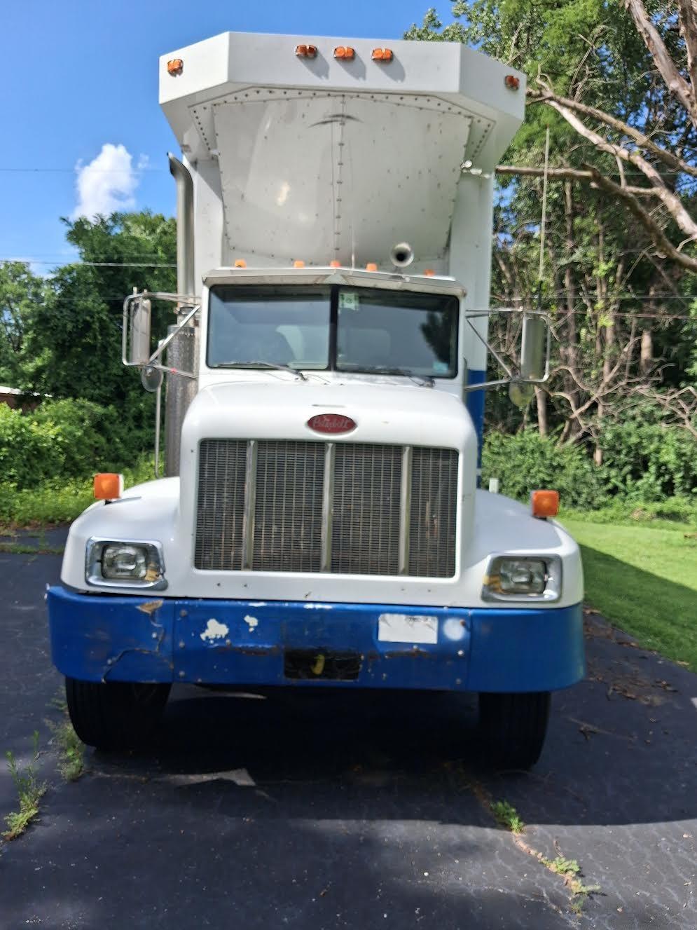 2001 Peterbilt 330 Data Van - image 3