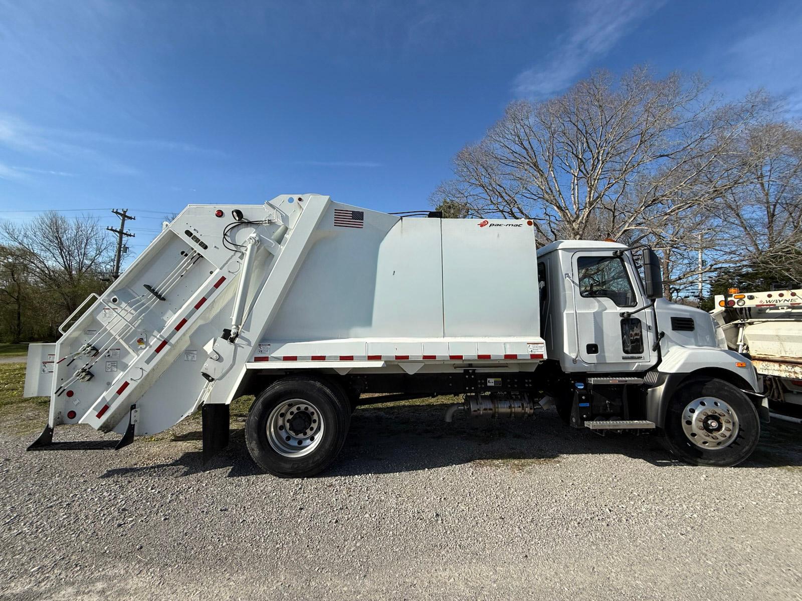 2023 Mack Pac-Mac Rear Loader - image 2