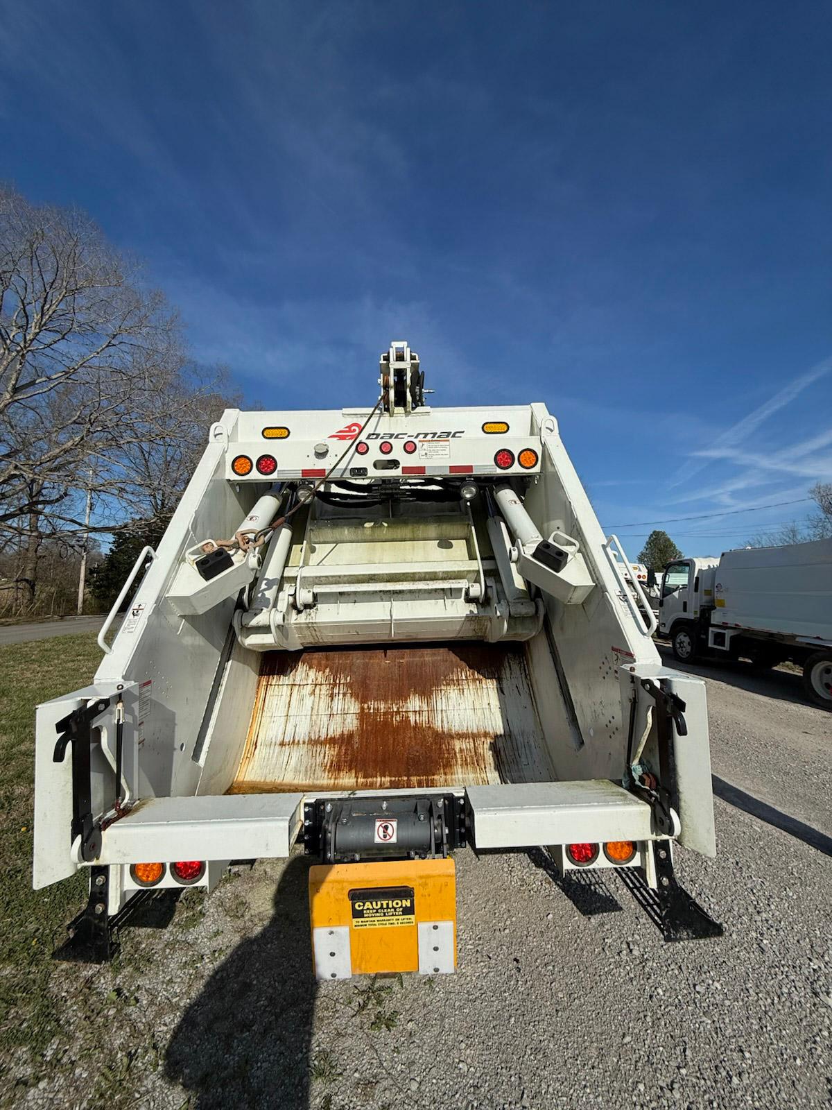 2023 Mack Pac-Mac Rear Loader - image 3