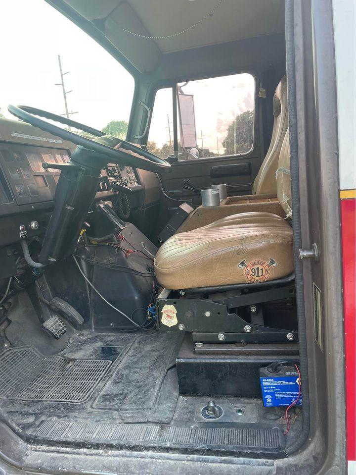 1992 International 4900 Pumper - image 5