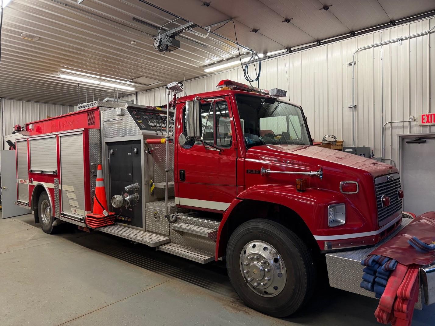 2001 Freightliner Pumper - image 1
