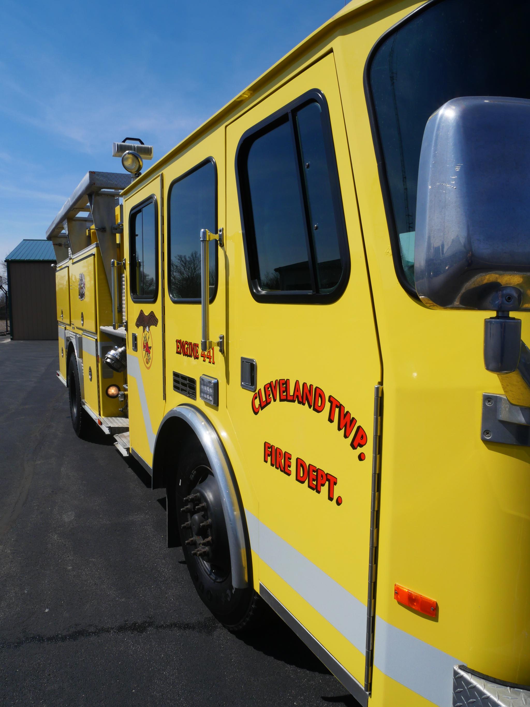 1995 E-One Cyclone Pumper - image 5