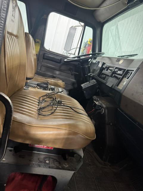 1994 International 4900 75' Smeal - image 6