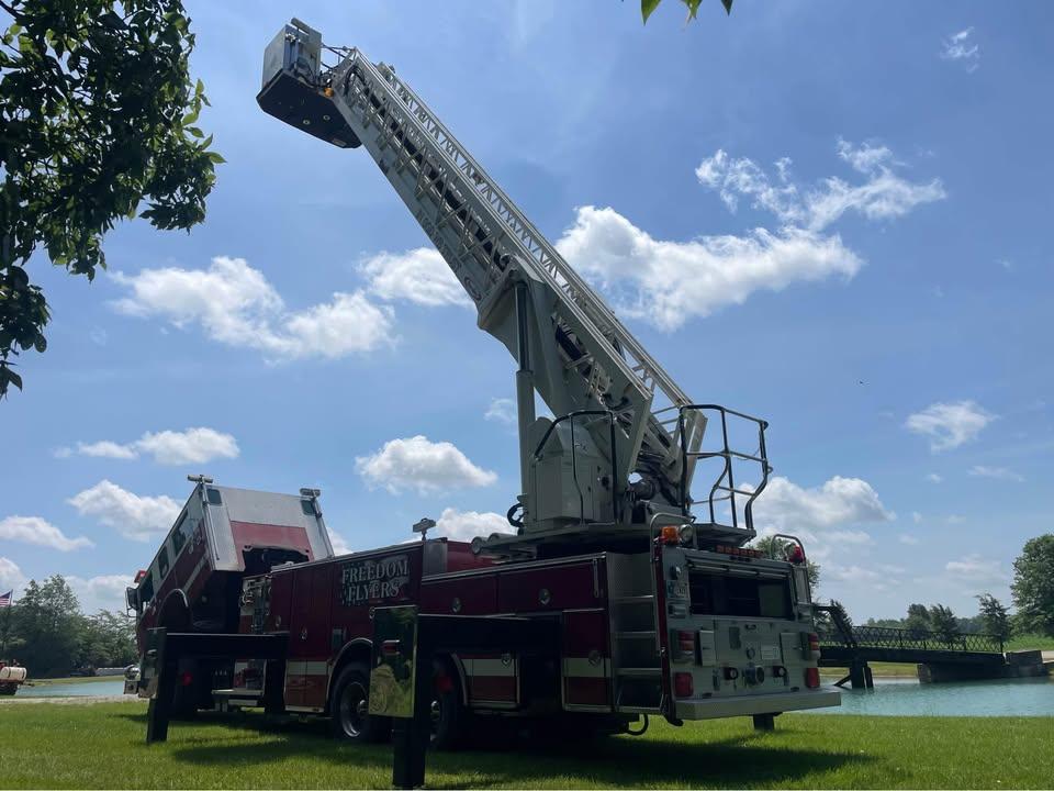 2000 Pierce Dash 100' Tower 2000/500 *CLEAN* - image 3