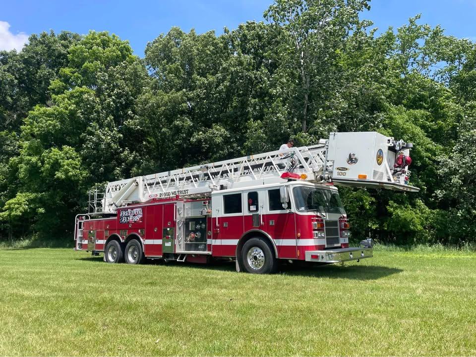 2000 Pierce Dash 100' Tower 2000/500 *CLEAN*