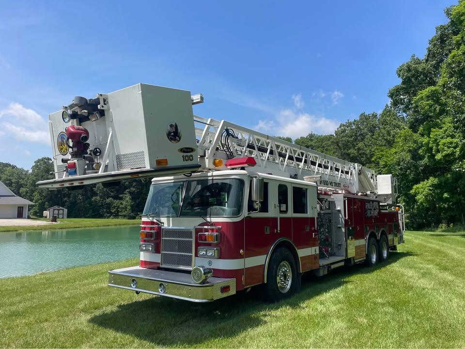 2000 Pierce Dash 100' Tower 2000/500 *CLEAN* - image 2