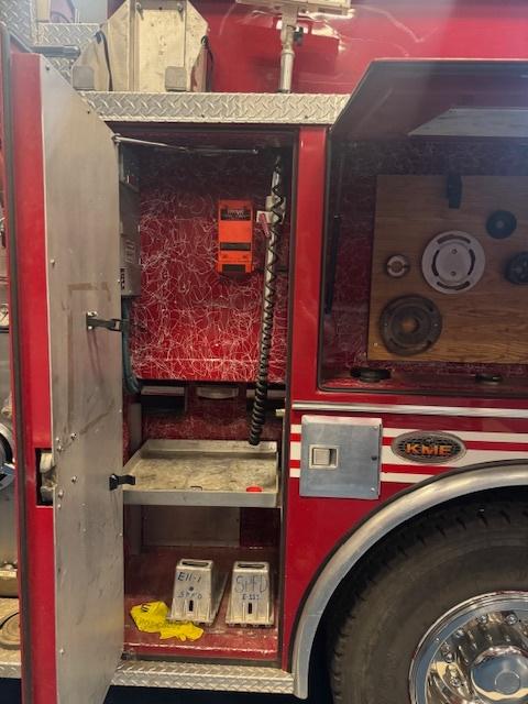 1999 KME International 4x4 Pumper - image 19